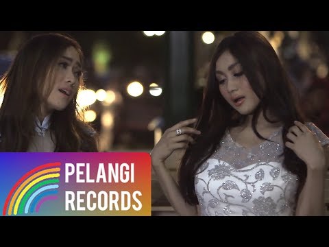 Duo Serigala - Sayang (Official Music Video) | Versi Bahasa Indonesia