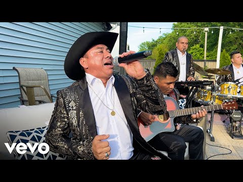 Cruz de Madera / Vida Prestada [Video Oficial] - Grupo Tronador