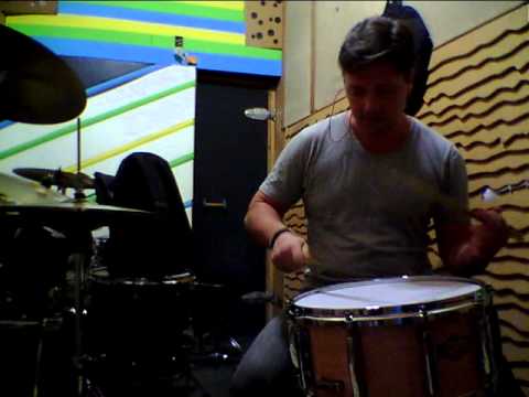 SINGLE STROKE ROLLS -SNARE DRUM PEARL MASTER 14X6,5" DICK CULLY