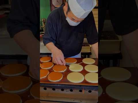 Authentic Japanese Dorayaki Recipe – Fluffy Pancakes with Sweet Red Bean Filling!