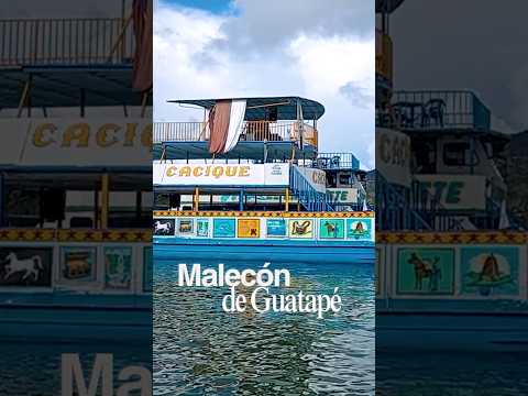 Un paseo por el malecón de Guatapé y la vista lo dice todo 💫#Guatapé #ColombiaTravel a #Medellín