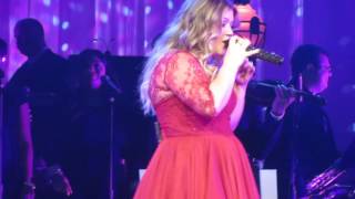 Kell Clarkson - WINTER DREAMS (Brandon&#39;s Song) - Kelly Clarksonès Miracle on Broadway