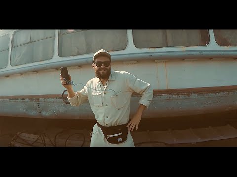 Григорий Добрыгин танцует