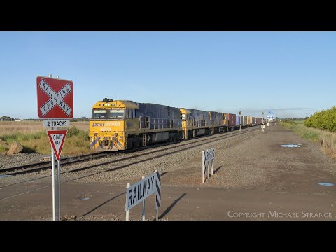 Pacific National 7AM5 Container Freight Train With NR81 NR90 NR106 (30/10/2022) - PoathTV Railways