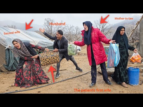 The First Lady returns from the hospital and the Second Lady is upset about her return.