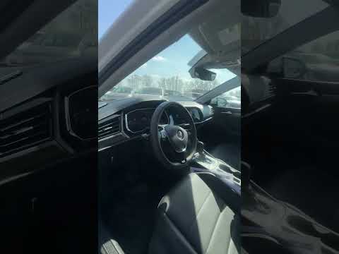 фото volkswagen jetta vii 0