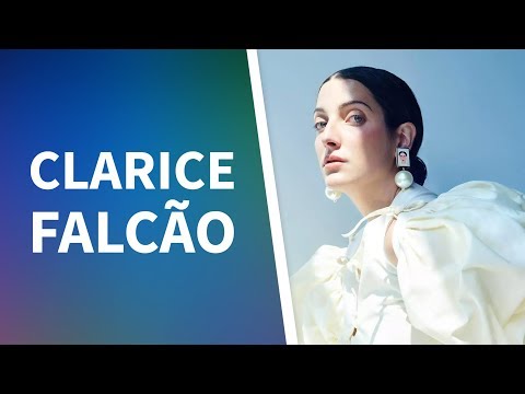 "TEM CONSERTO" de Clarice Falcão FLERTA COM UM ELETROPOP DANÇANTE