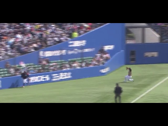 【1回裏】強風にも負けず!! ファイターズ・横尾 華麗なスライディングキャッチ!! 2017/4/6 M-F