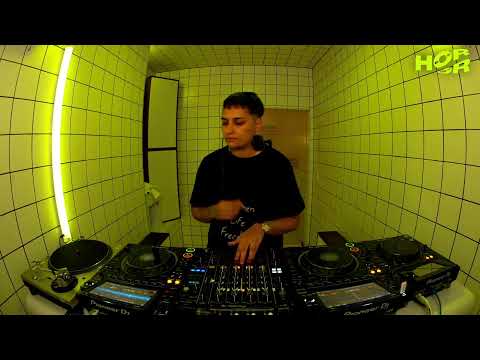 Nesa Azadikhah | HÖR - Nov 18 / 2022