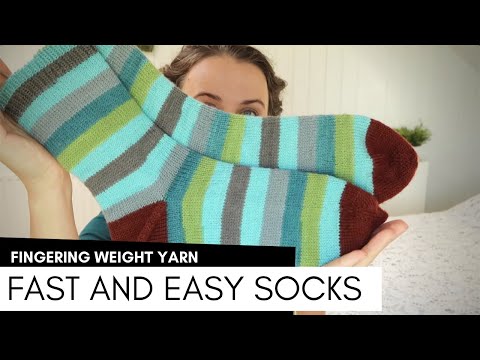 knitting Socks in KnitPicks Yarn free pattern knit by knittingILove