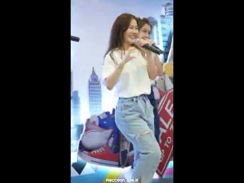 Ningning DAISY DAISY - ตึกตัก (TukTak) @ Sneaker Showcase 2020 - Fancam - 21.8.2020