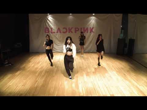 BLACKPINK dancing Apink's 'I'm So Sick'