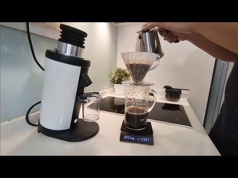 Trying Matt Winston's Five-Pour V60 Recipe