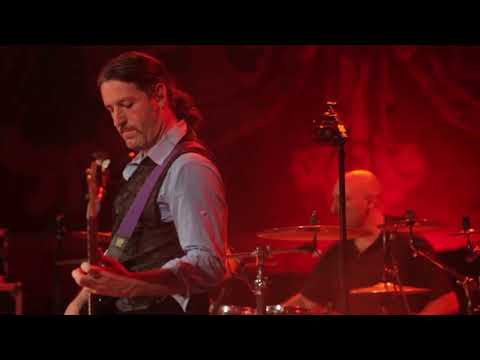 Video thumbnail for Flojos de Pantalón (En directo Palau, 2011)