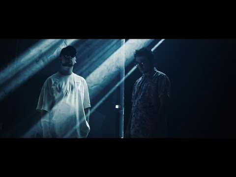 Perdenin Ardındakiler - Düşlerim Zifiri Karanlık