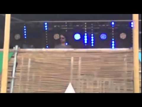 Sidney Charles playing "YADE - People (Original Mix)" @ Verknipt Festival 2015 !