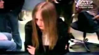 Avril Lavigne - Knockin&#39; on Heaven&#39;s Door [Official video]