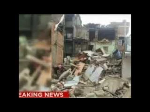 Moments Caught on Camera - Nepal quake 7,9 magnitude tremor hits near Kathmandu Horrific