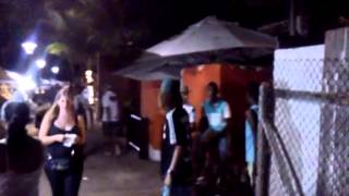 preview picture of video 'morro de são paulo, caminhada pela rua da praia a noite'