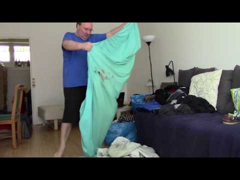 MongoTV_2426 - Del 1 - John Flytter Seng Fra Stue Ind i Soveværelse