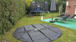 Trampolin Sprungtuch einhängen.