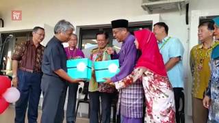 Muslims celebrate Christmas with Christians in Miri