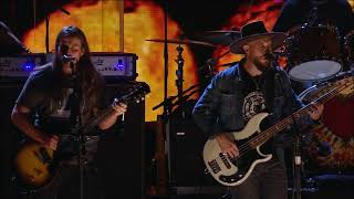Neil Young &amp; Promise of the Real - Powderfinger (Live at Farm Aid 2018)