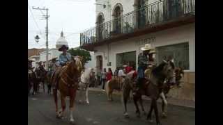 preview picture of video 'Desfile de la Noche Mexicana, Nochistlan, Zac 2013'