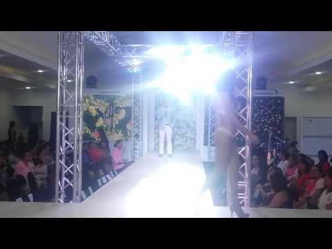 Pasarela Chamela colección Floral Glam 2016