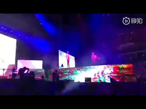 LAY : SOLO STAGE _ The assembly call