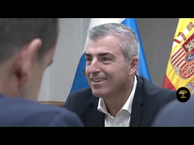 Fernando Clavijo mantiene un encuentro con las cámaras de comercio de Canarias