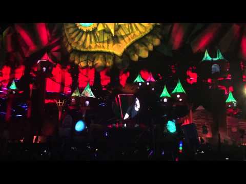 Alesso - If I Lose Myself vs. Turn It Around vs. Reload (Alesso Mashup) Live at EDC LV 2015