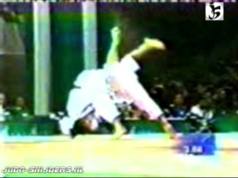 Judo 1996 Atlanta: Emoto (JPN)  - Vandecaveye (BEL [-61kg].mp4