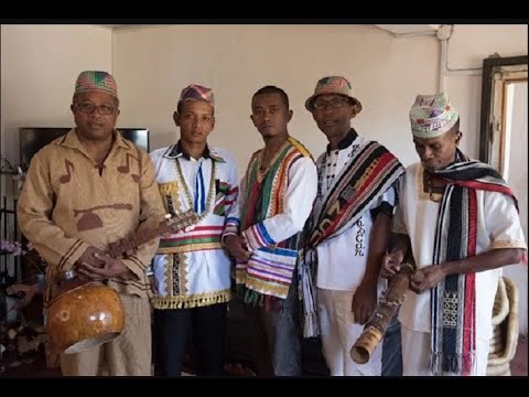 GEBAGEBA - TARIKA AKON'I MANIA (version)