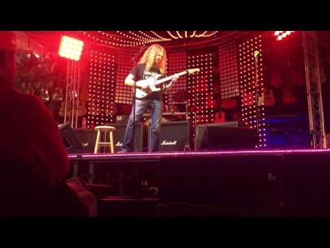 Guthrie Govan live 2017