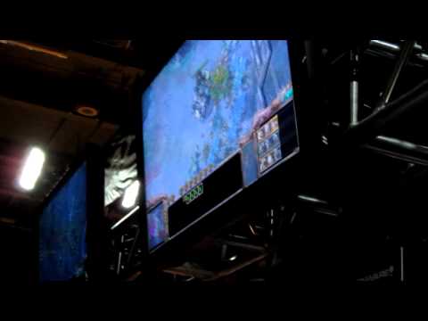 oGsMC watching Julyzerg play at MLG Columbus