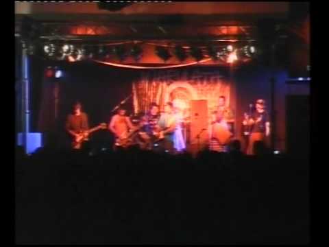 MARULATA Y GERARDO PEDROZO  (Sobre el manantial)