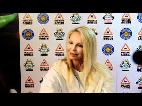 PATTY PRAVO intervista a RADIO MANà MANà