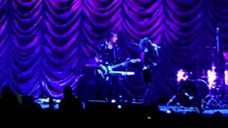 Zowie sings Calculator Live