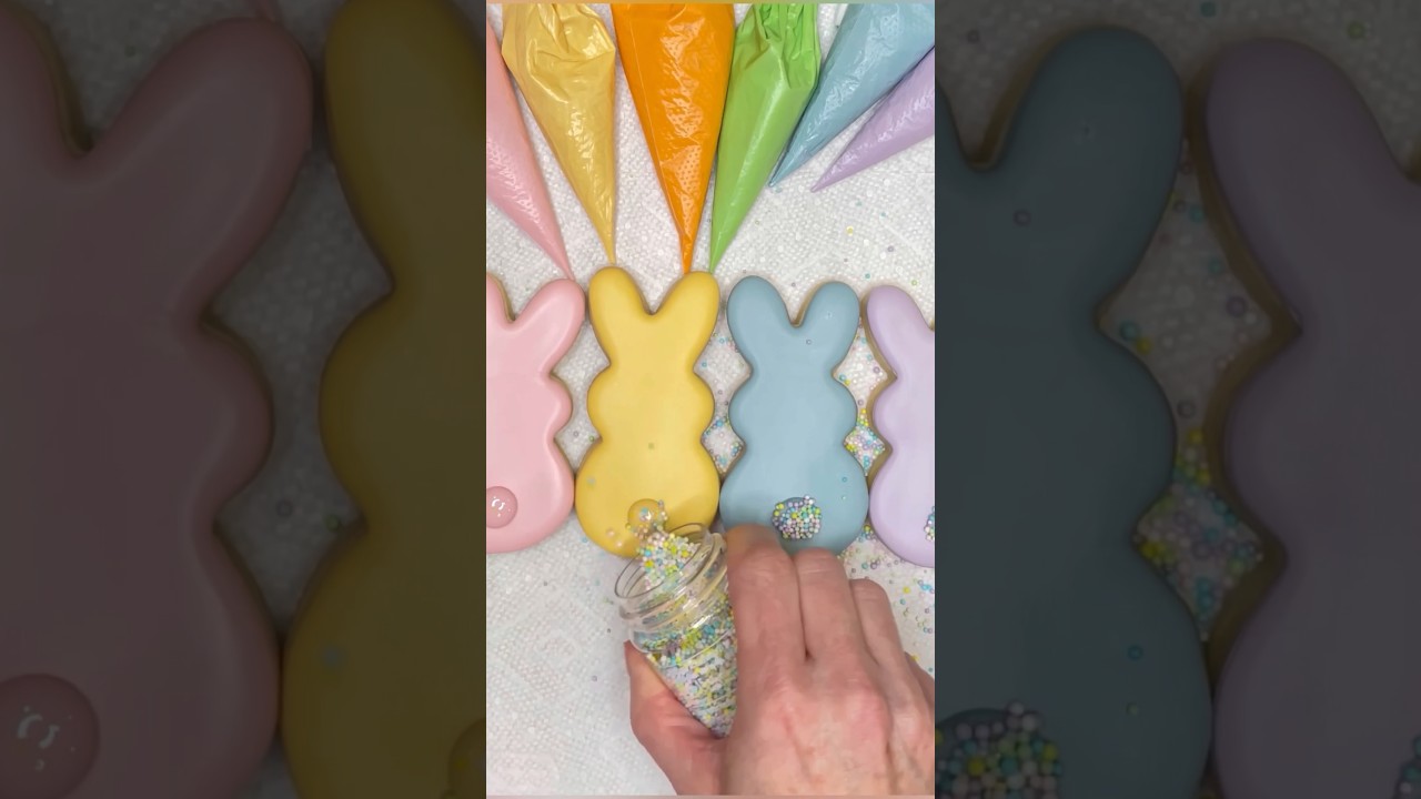 Easiest Easter Cookies Ever! #cookies #cookiedecorating #satisfying