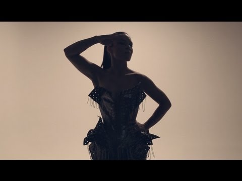 Ainhoa - Revolution (Videoclip Oficial)