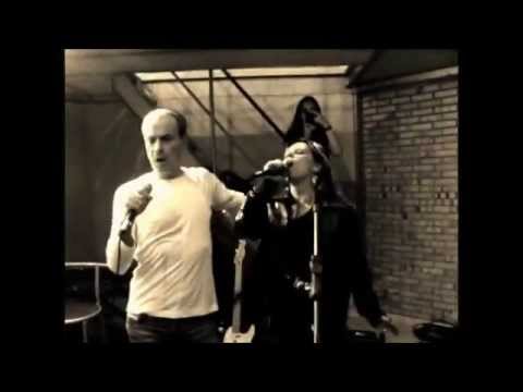 Bastidores do ensaio do espetáculo INFERNYNHO pelo celular.