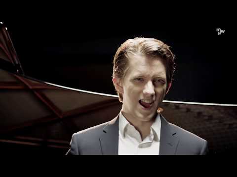 mdw Artists Portraits: Dániel Foki, baritone