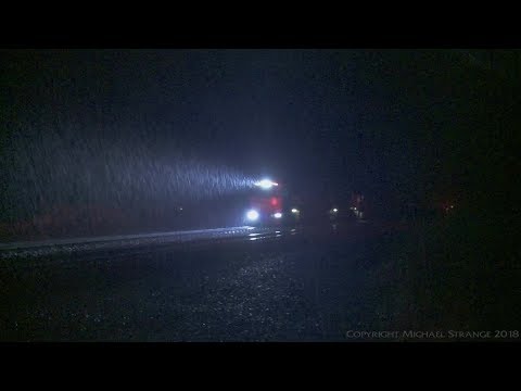 PM6 Freight Train In The Night Rain (16/11/2017) - PoathTV Australian Railways