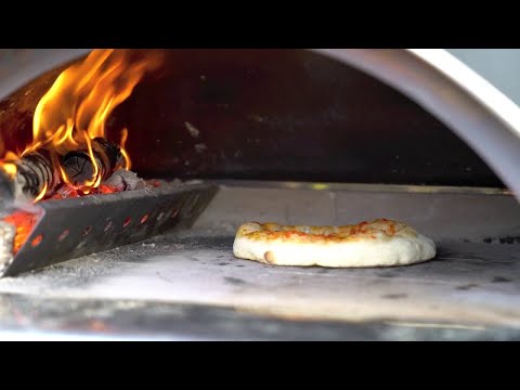 Come fare la pizza nel forno a legna Clementi Pulcinella