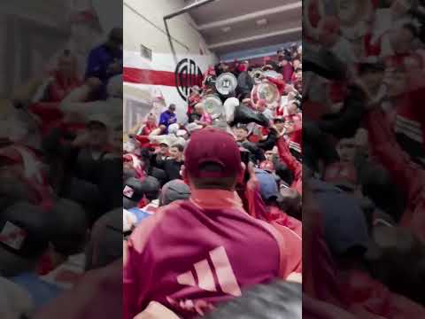 "Ponga huevo y corazón Los Borrachos del Tablón" Barra: Los Borrachos del Tablón &bull; Club: River Plate