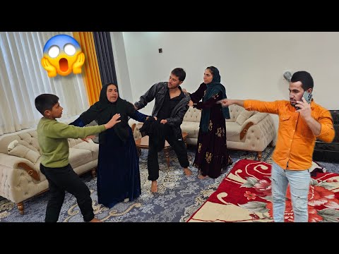 Fatima's meeting: Nemat's and Soraya's shoes for Hujjat. 