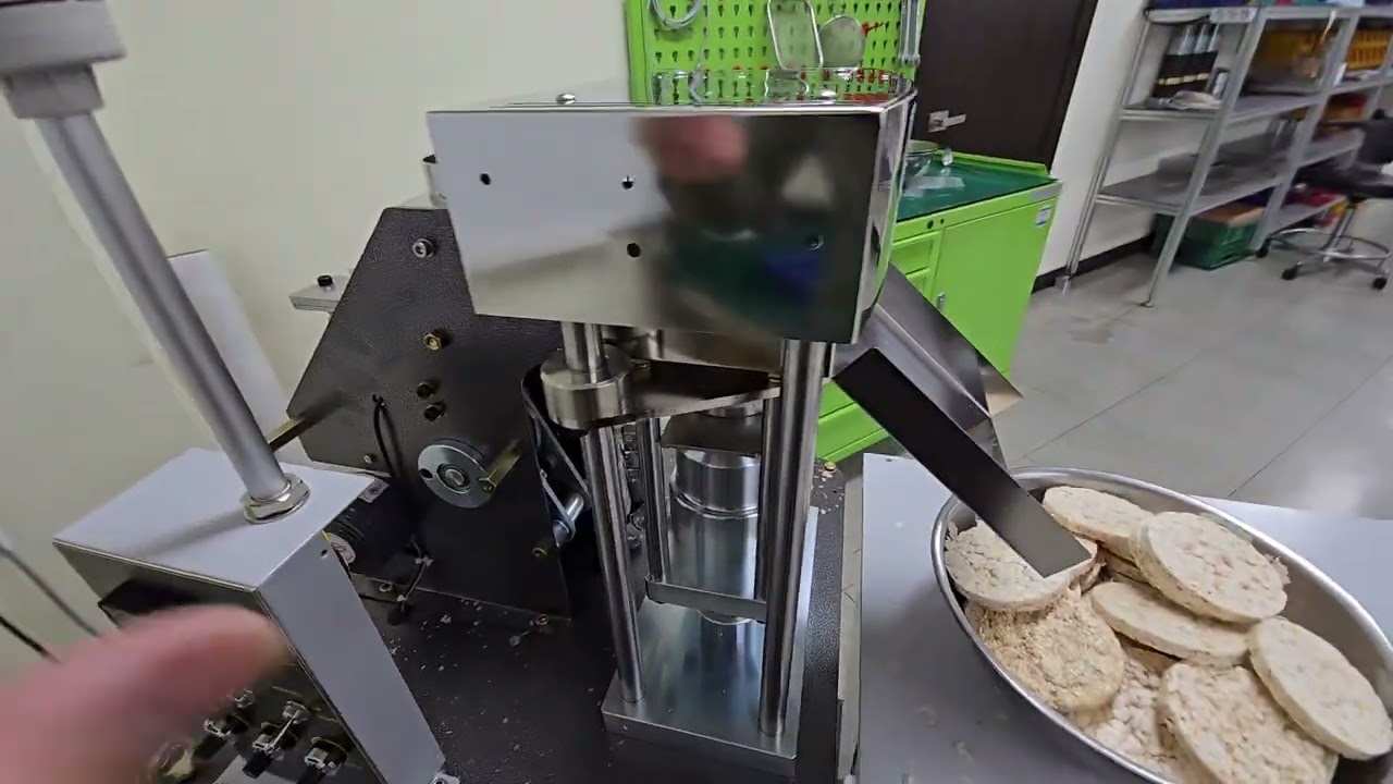 Puffed rice cake machine for small bakery shop or supermarket use from Korea