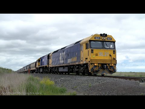 7735V Pacific National Grain Train With VHAF Hoppers (25/10/2021) - PoathTV Australian Railways