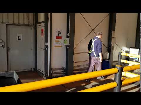 PAS @Denso Liberec: Osobní tag T-10 otvírá branku / T-10 tag pessoal abra o portão